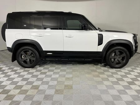 2022-Land-Rover-Defender-110-20-HSE-PHEV-X-Dynamic_15