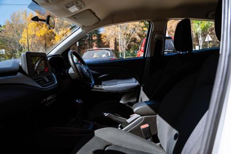 2024-Suzuki-Baleno-15-GL_12
