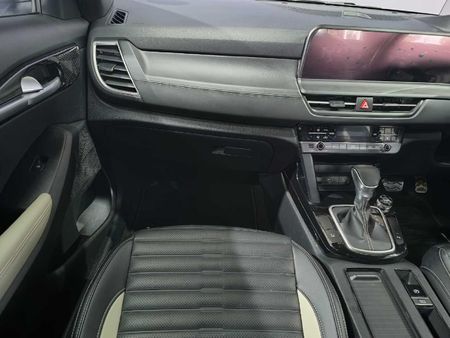 2025-Kia-Seltos-15T-GDI-GT-Line_13
