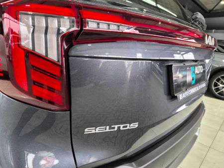 2025-Kia-Seltos-15T-GDI-GT-Line_18