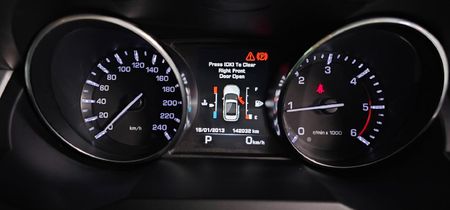 2015-Land-Rover-Range-Rover-Evoque-22-SD4-Dynamic_11