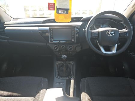 2026-Toyota-Hilux-24-GD-6-Raised-Body-Raider-Extended-Cab_5
