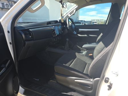 2026-Toyota-Hilux-24-GD-6-Raised-Body-Raider-Extended-Cab_6