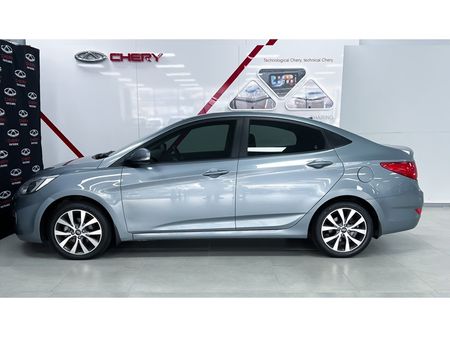 2020-Hyundai-Accent-16-GLS-Fluid-Auto_3