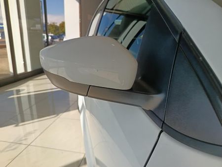 2024-Volkswagen-Polo-Vivo-16-Comfortline-Auto-5-dr_9