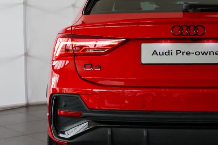 2024-Audi-Q3-Sportback-20-TFSI-quattro-Auto-S-Line-40-TFSI_11