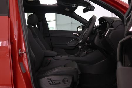 2024-Audi-Q3-Sportback-20-TFSI-quattro-Auto-S-Line-40-TFSI_17