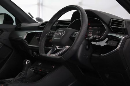 2024-Audi-Q3-Sportback-20-TFSI-quattro-Auto-S-Line-40-TFSI_18