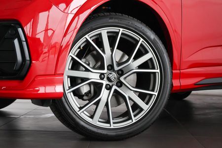 2024-Audi-Q3-Sportback-20-TFSI-quattro-Auto-S-Line-40-TFSI_2