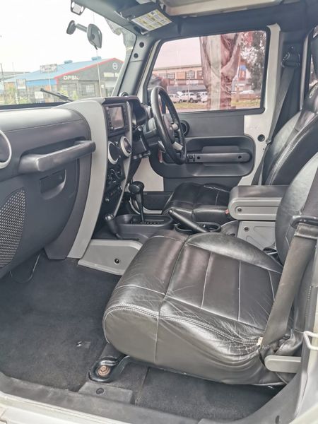 2008-Jeep-Wrangler-Unlimited-28-CRD-Sahara-Auto_15