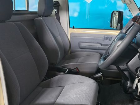 2026-Toyota-Land-Cruiser-79-45-D-Single-Cab_8