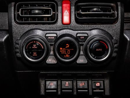 2020-Suzuki-Jimny-15-GLX_17