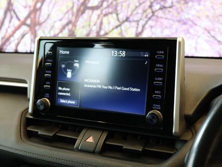 2021-Toyota-RAV4-25-GX-Hybrid-Auto_17