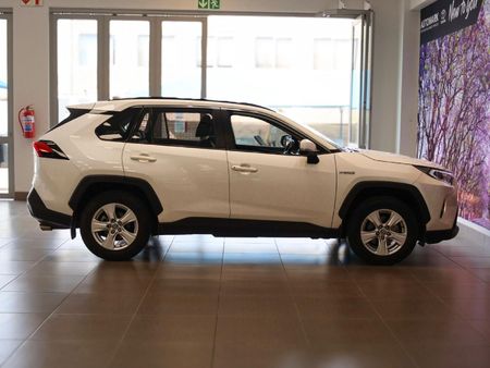 2021-Toyota-RAV4-25-GX-Hybrid-Auto_4