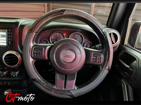 2017-Jeep-Wrangler-Unlimited-Sahara-36-V6-Auto_14