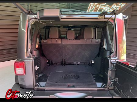 2017-Jeep-Wrangler-Unlimited-Sahara-36-V6-Auto_7