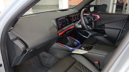 2025-BMW-X3-xDrive-M50-M-Sport-Pro_11