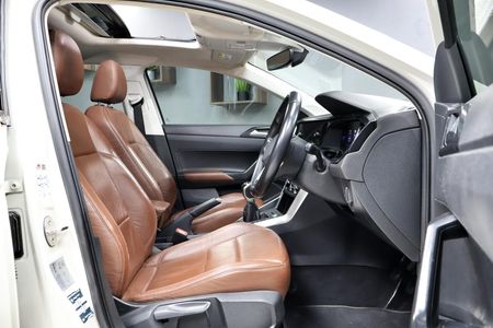 2022-Volkswagen-Polo-10-TSI-Life_11