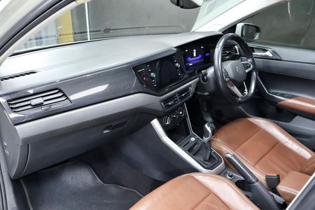 2022-Volkswagen-Polo-10-TSI-Life_13
