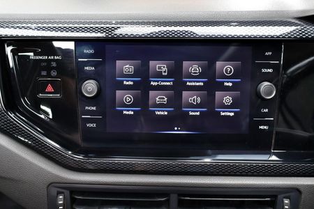 2022-Volkswagen-Polo-10-TSI-Life_15