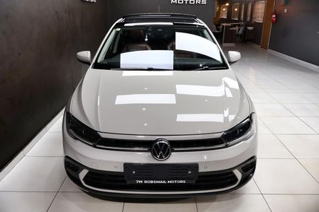 2022-Volkswagen-Polo-10-TSI-Life_2