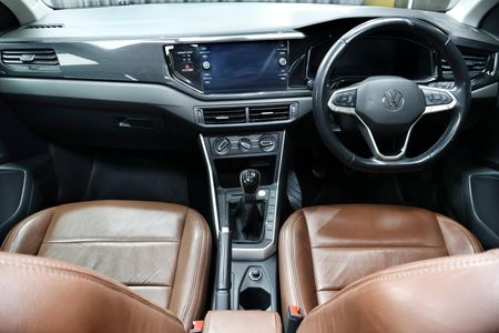 2022-Volkswagen-Polo-10-TSI-Life_7