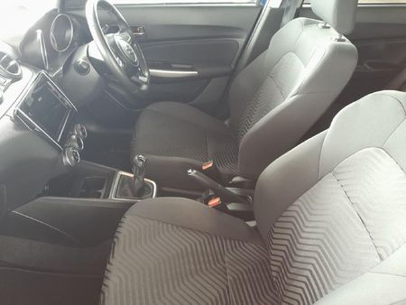 2022-Suzuki-Swift-12-GLX_13