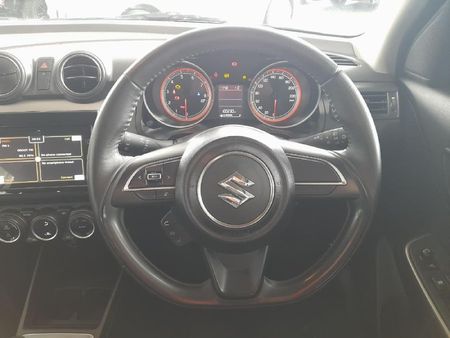 2022-Suzuki-Swift-12-GLX_17