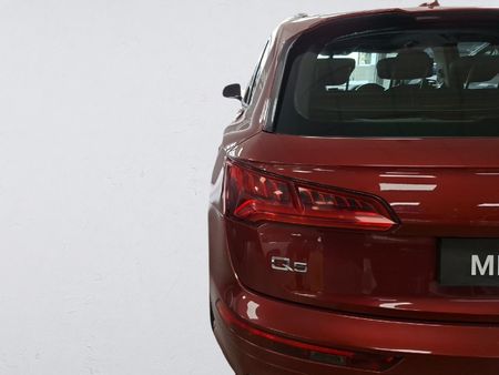 2018-Audi-Q5-20-TDI-quattro-Auto-40-TDI_15