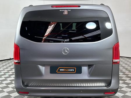 2023-Mercedes-Benz-V-Class-V-220d-Auto_19