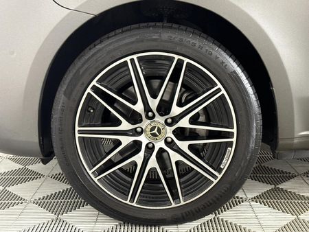 2023-Mercedes-Benz-V-Class-V-220d-Auto_4