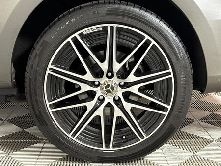 2023-Mercedes-Benz-V-Class-V-220d-Auto_6