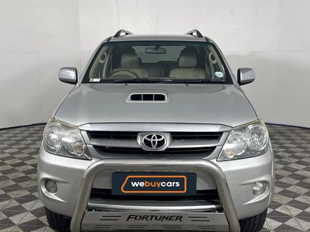 2008-Toyota-Fortuner-30-D-4D-Raised-Body_11