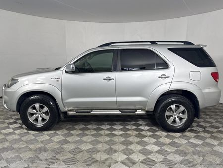 2008-Toyota-Fortuner-30-D-4D-Raised-Body_15