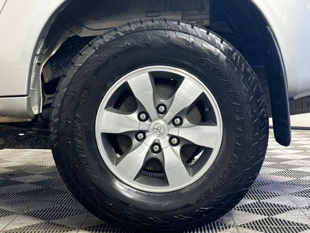 2008-Toyota-Fortuner-30-D-4D-Raised-Body_6