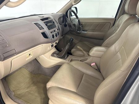 2008-Toyota-Fortuner-30-D-4D-Raised-Body_8
