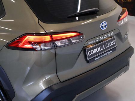 2026-Toyota-Corolla-Cross-18-XR-Hybrid_14