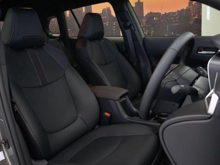 2026-Toyota-Corolla-Cross-18-XR-Hybrid_17