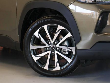 2026-Toyota-Corolla-Cross-18-XR-Hybrid_5