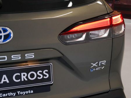 2026-Toyota-Corolla-Cross-18-XR-Hybrid_6