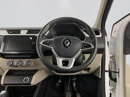 2025-Renault-Triber-10-Intens-Auto_11