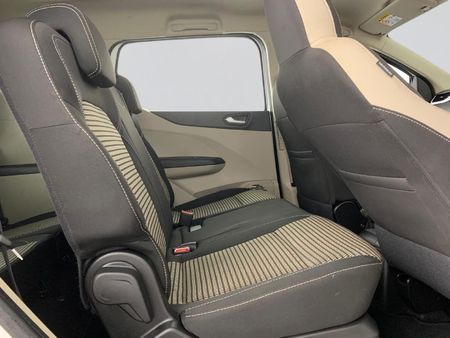 2025-Renault-Triber-10-Intens-Auto_15
