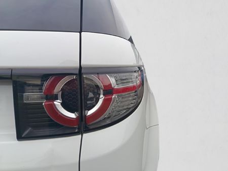 2019-Land-Rover-Discovery-Sport-20i4-D-HSE_10