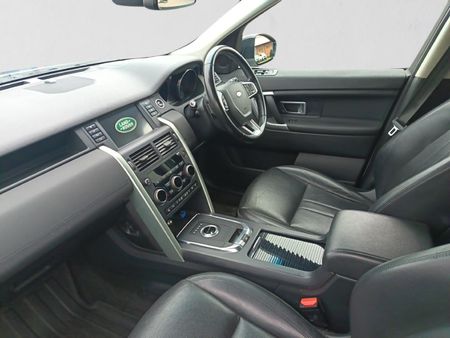 2019-Land-Rover-Discovery-Sport-20i4-D-HSE_17