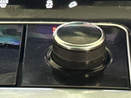 2019-Land-Rover-Range-Rover-Velar-30-D-HSE-D300_10