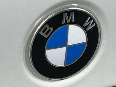 2019-BMW-3-Series-330i_11