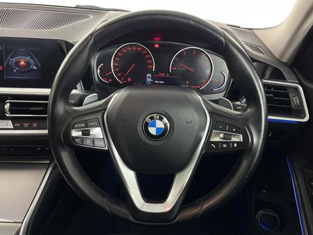 2019-BMW-3-Series-330i_12