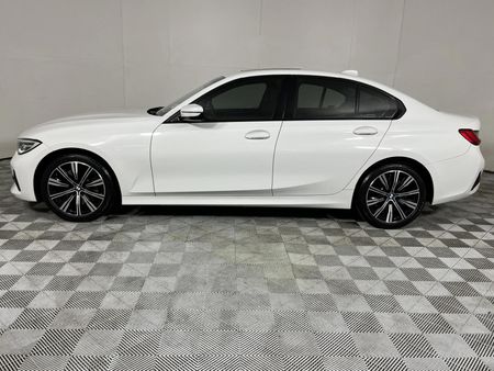 2019-BMW-3-Series-330i_19