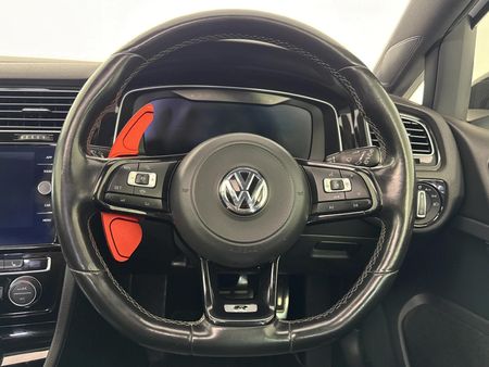 2019-Volkswagen-Golf-VII-20-TSI-R-Auto-228kW_12