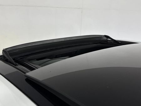 2019-Volkswagen-Golf-VII-20-TSI-R-Auto-228kW_13